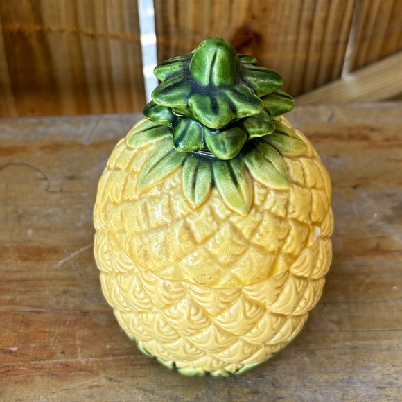 Vintage Orchids of Hawaii R-15 Yellow & Green Hand Painted Ceramic Pineapple Mug - Picture 4 of 9